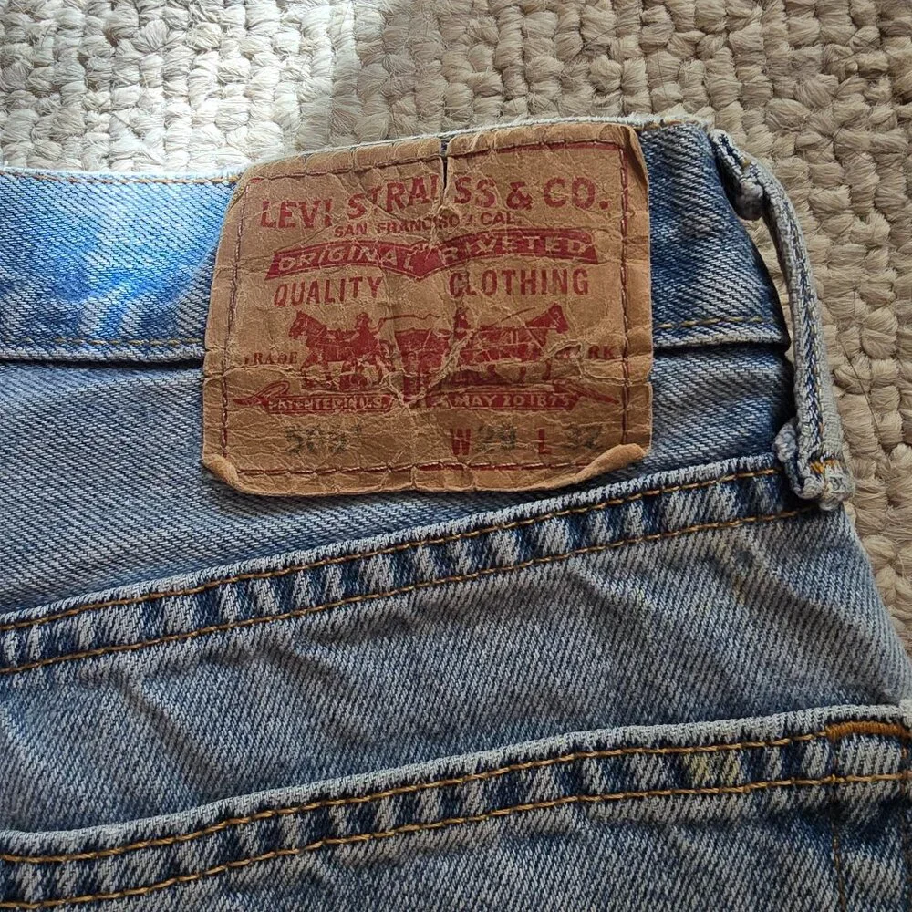 Vintage Levi Jeans, hard to find small sizes-Men unisex - Picture 1 of 3